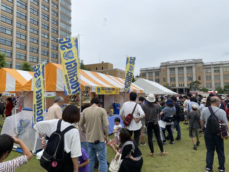 県庁前広場