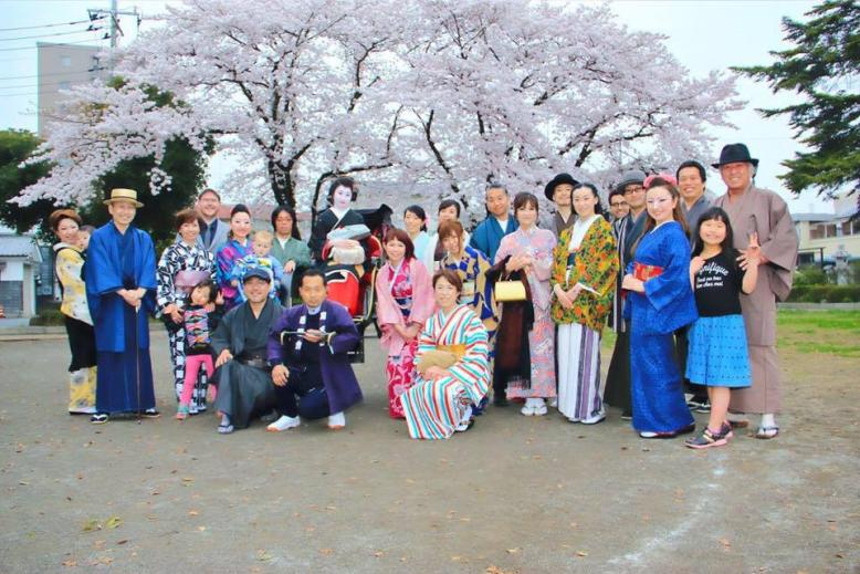 「紳士淑女の夜桜の楽しみ方」写真