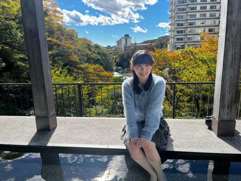 足湯と紅葉と高瀬さん