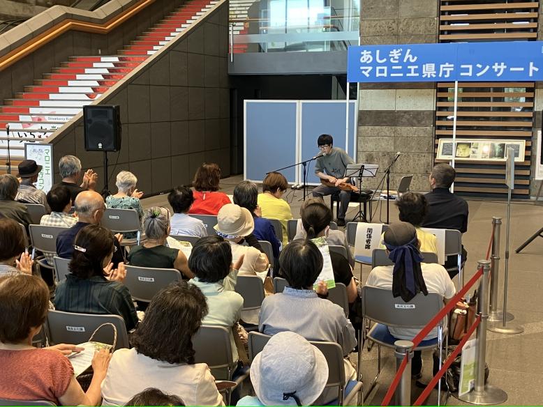 会場後方より