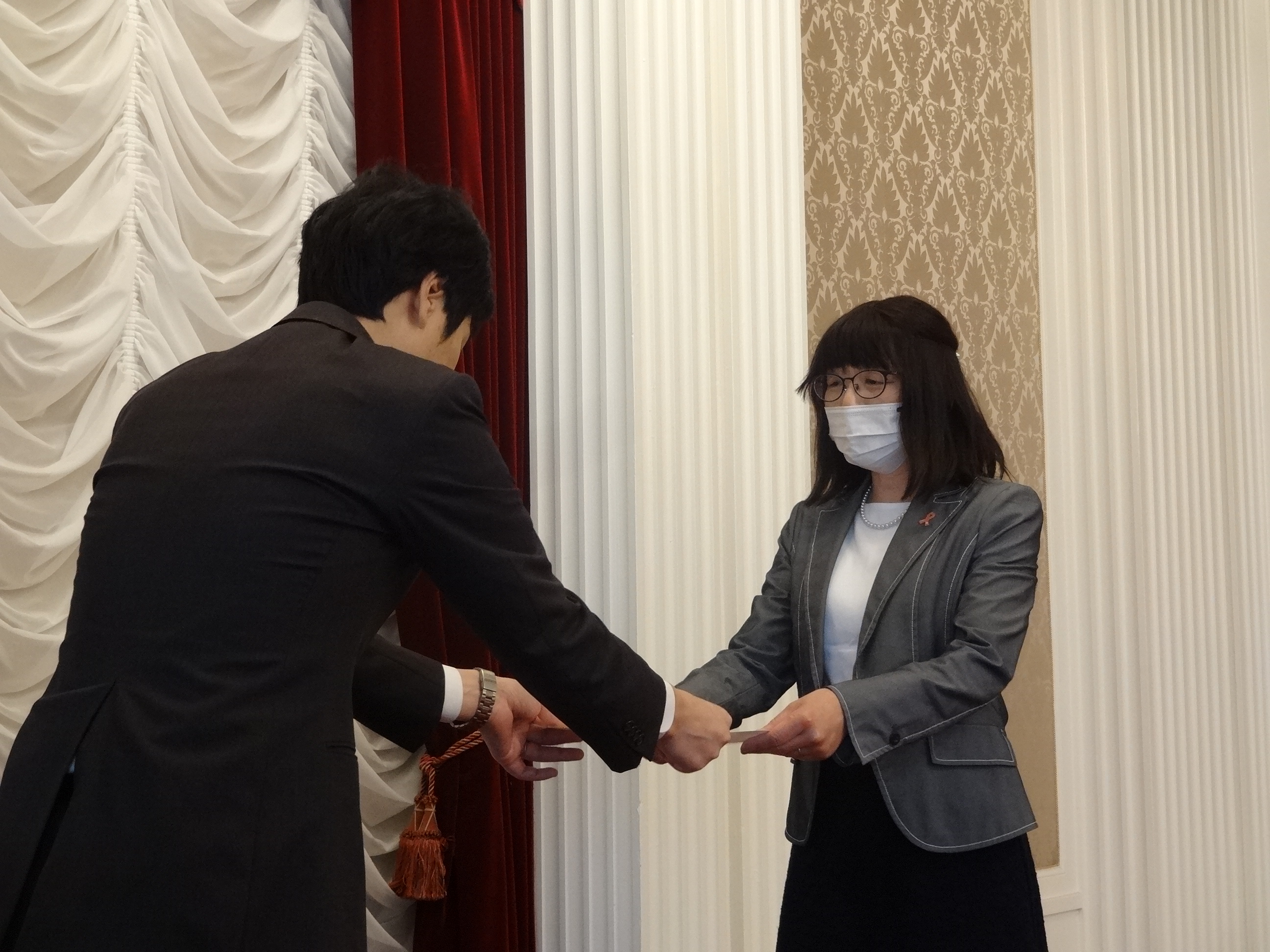 修了証書授与9