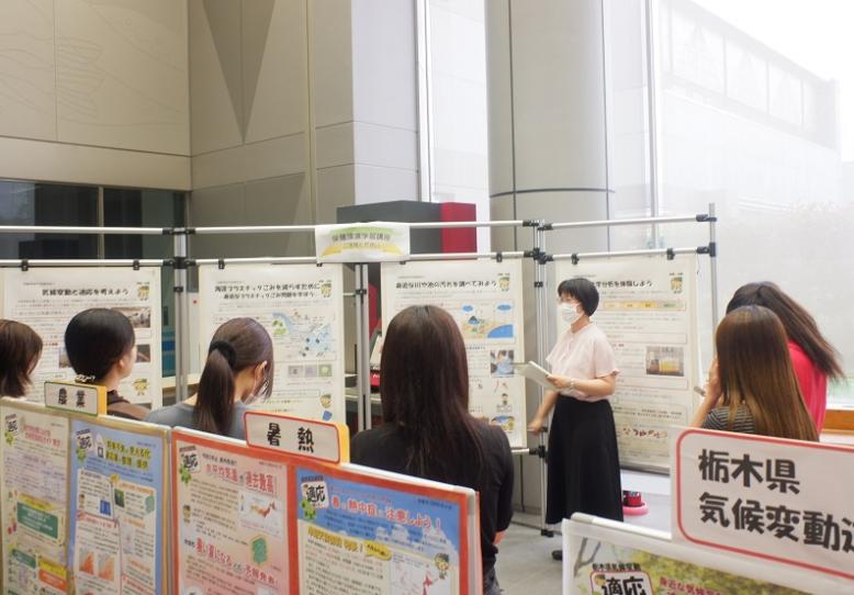 施設見学の様子２