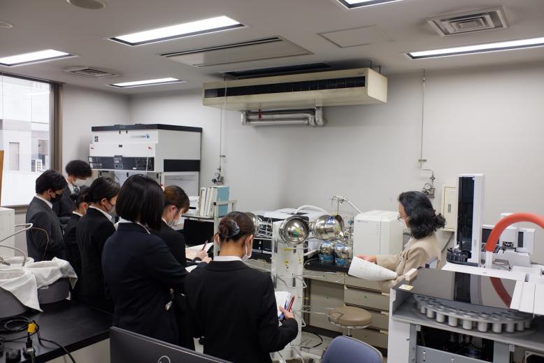ガスクロマトグラフ質量分設計についての施設見学