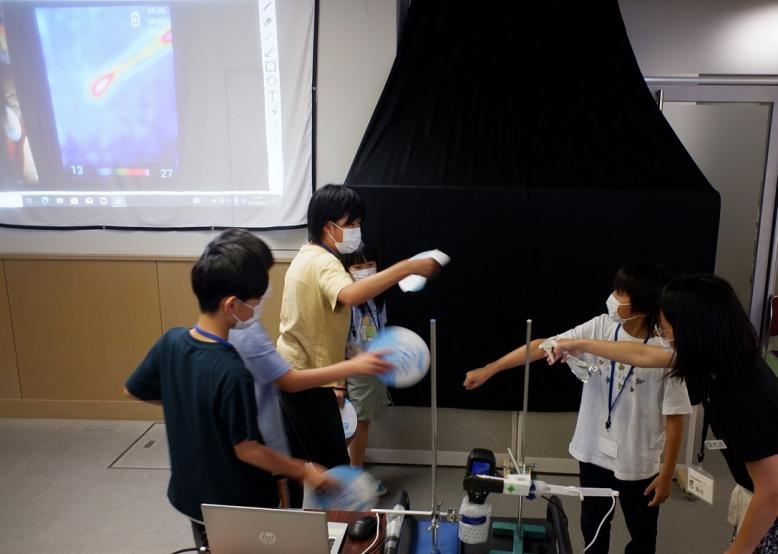 汗の実験の様子