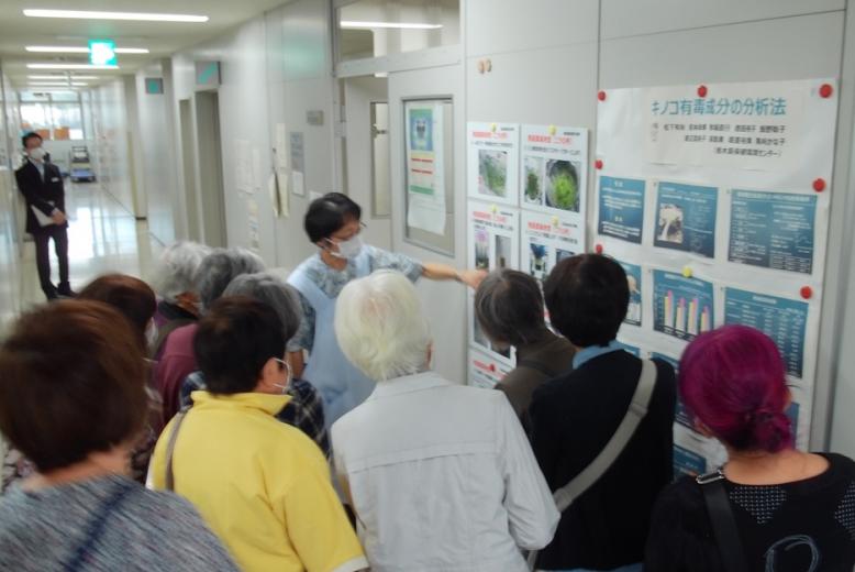 施設見学の様子の写真