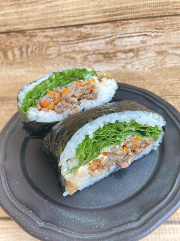 ごぼうと牛肉のきんぴらサンドおにぎり