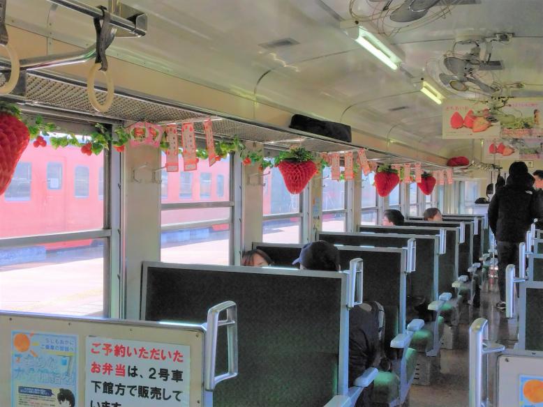 いちごSL　客車内