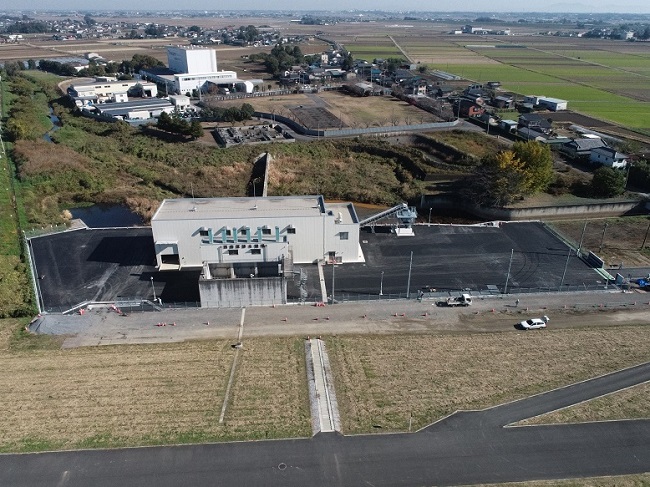 横からみた西前原排水機場