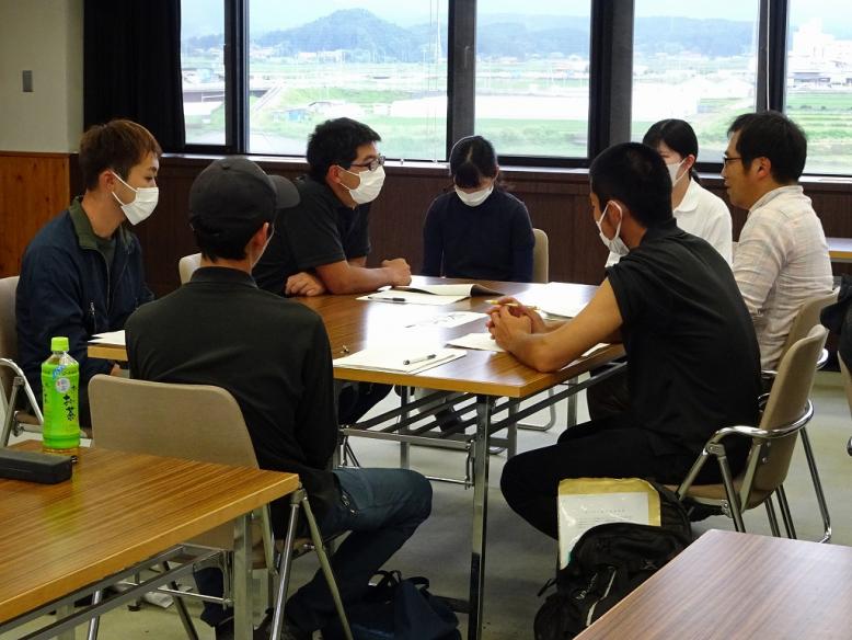 各専門部に分かれて意見交換や活発な検討が行われました