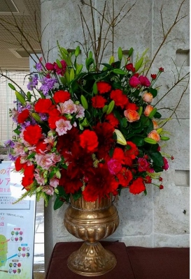 県塩谷庁舎での飾花の様子（12月）