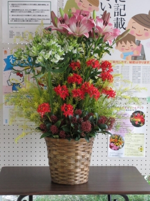 那須烏山市役所烏山庁舎の10月の飾花の様子