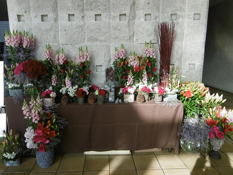 12月の塩谷庁舎の飾花の様子