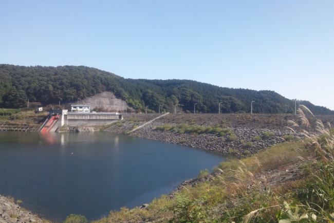 寺山ダム（ダム湖側）