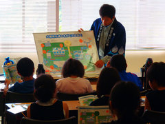 見学の様子(説明)