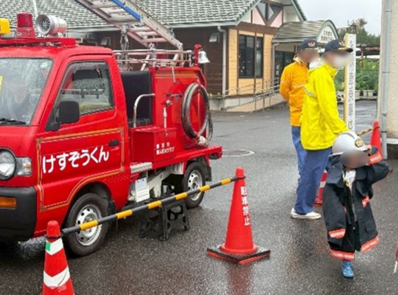 なりきり体験をする子ども