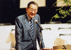 草柳 大蔵 氏
