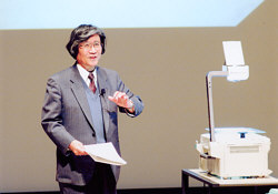 溝上恵氏